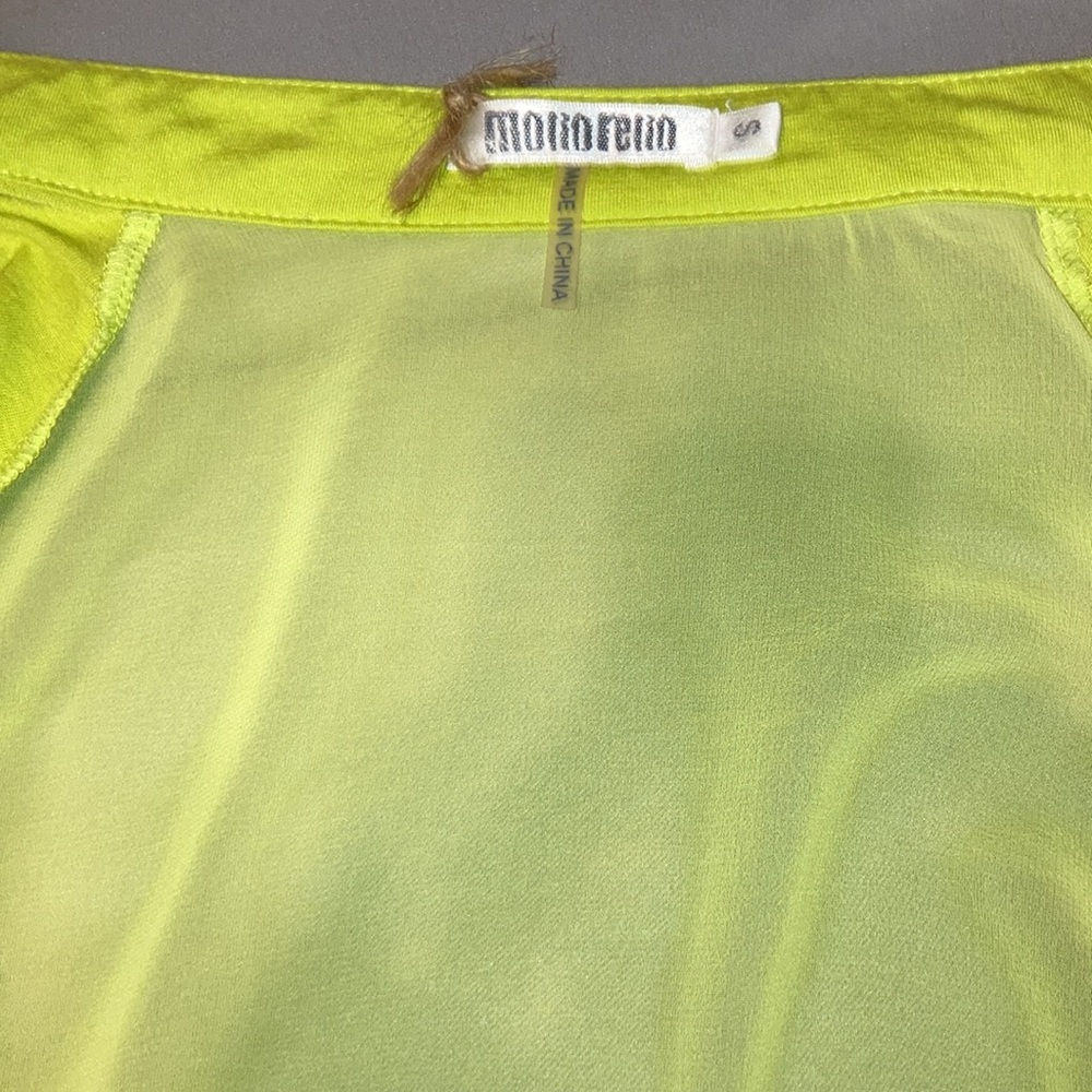 Monoreno Lime Green Button-Up Women's Top - Picture 6 of 8